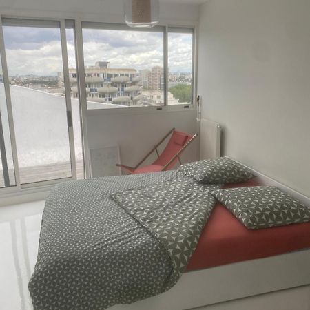 14Eme Et Der Etage "Arty" Avec 2 Chambres Et Vue Panoramique ! Creteil Luaran gambar